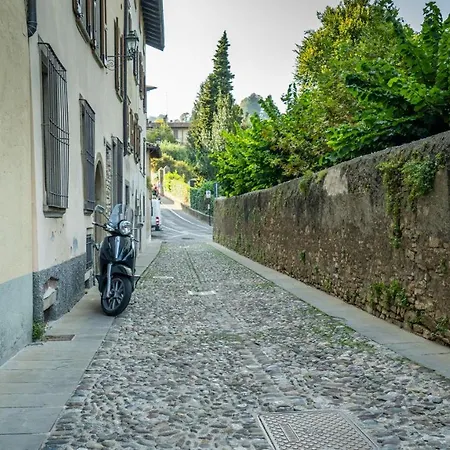 Splendida Vista Su Citta Alta 아파트